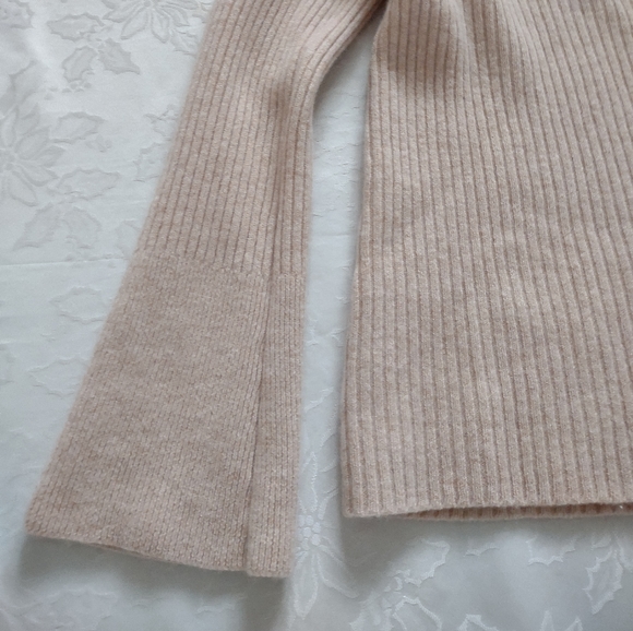 Rag & Bone rib knit v-neck merino wool sweater - Picture 13 of 13